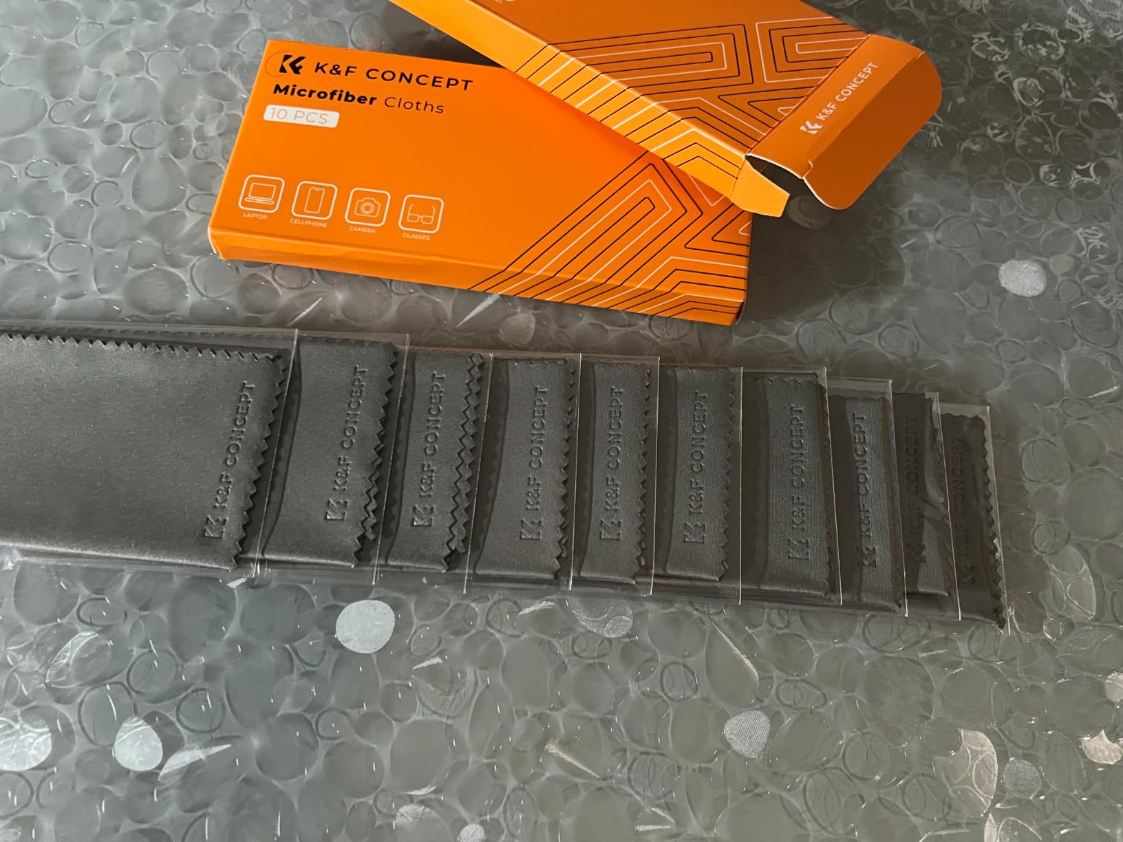 優れたマイクロファイバークロスを「ファミリーパッケージ」で